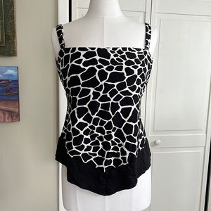NWOT. Bathing suit top
